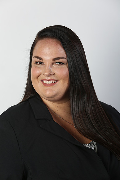 Nikki-MacKenzie-Headshot-5