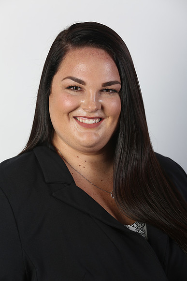 Nikki-MacKenzie-Headshot-6