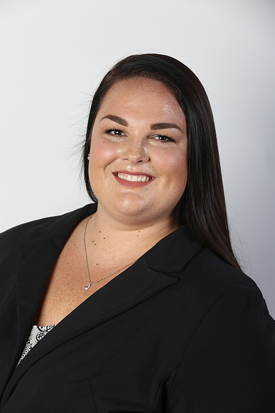 Nikki-MacKenzie-Headshot-7